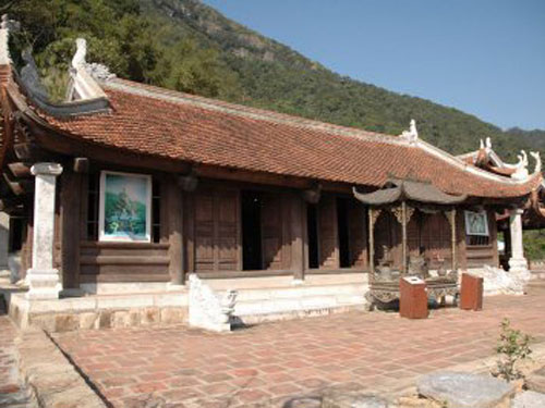 Sotaydulich_Doc_mien_dat_nuoc_Ve_linh_son_Yen_Tu_01