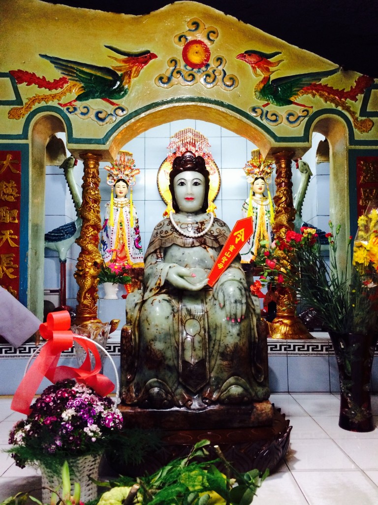 Tượng ngọc Linh sơn Thánh Mẫu 