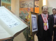 Thế giới ghi nhận kỷ lục độc bản “Sử thi Hoa Lư thi tập”