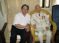 GS Hoang Quang Thuan chúc đại Tướng Võ Nguyên Giáp trường thọ