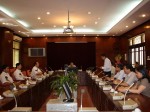 Trao tặng Bằng khen của Chủ tịch Viện KHCNVN cho ông Hoàng Quang Thuận